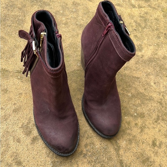 Steve Madden Women's Burgundy Woodmeer Nubuck Leather Fringe Ankle Bootie Size 8 - Picture 4 of 14